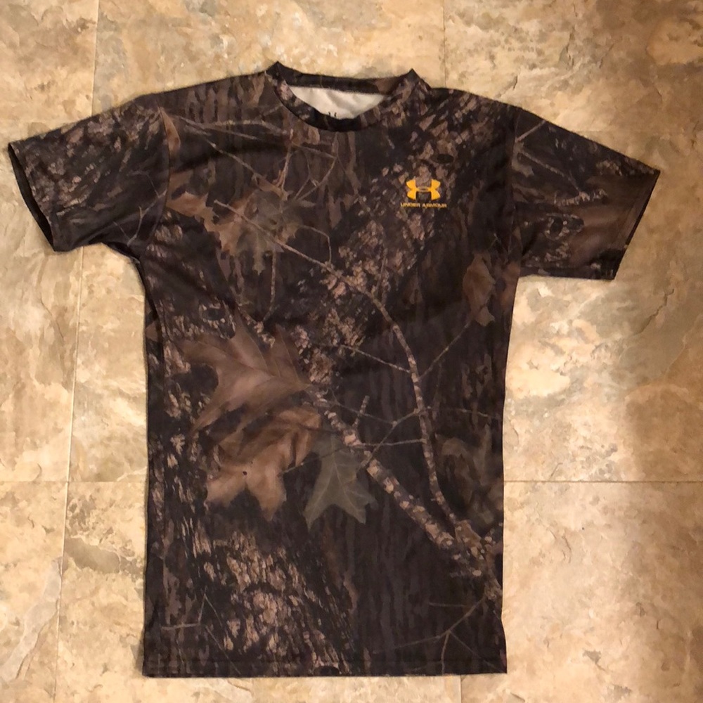Men’s under armour camo dri-fit tee